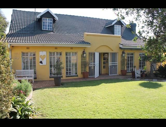 5 BEDROOM HOUSE FOR SALE IN MEADOWBROOK